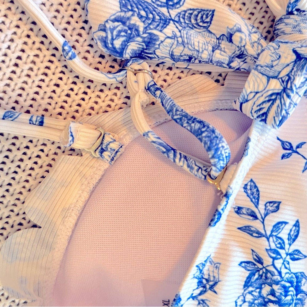 Ribbed Blue & White Scalloped Floral Bikini Swimsuit Set - Picture 11 of 15